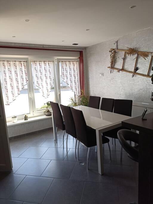 appartement de 70m2 tout équipé Hargarten-aux-Mines Esterno foto
